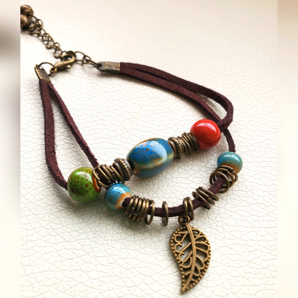 BRACELET